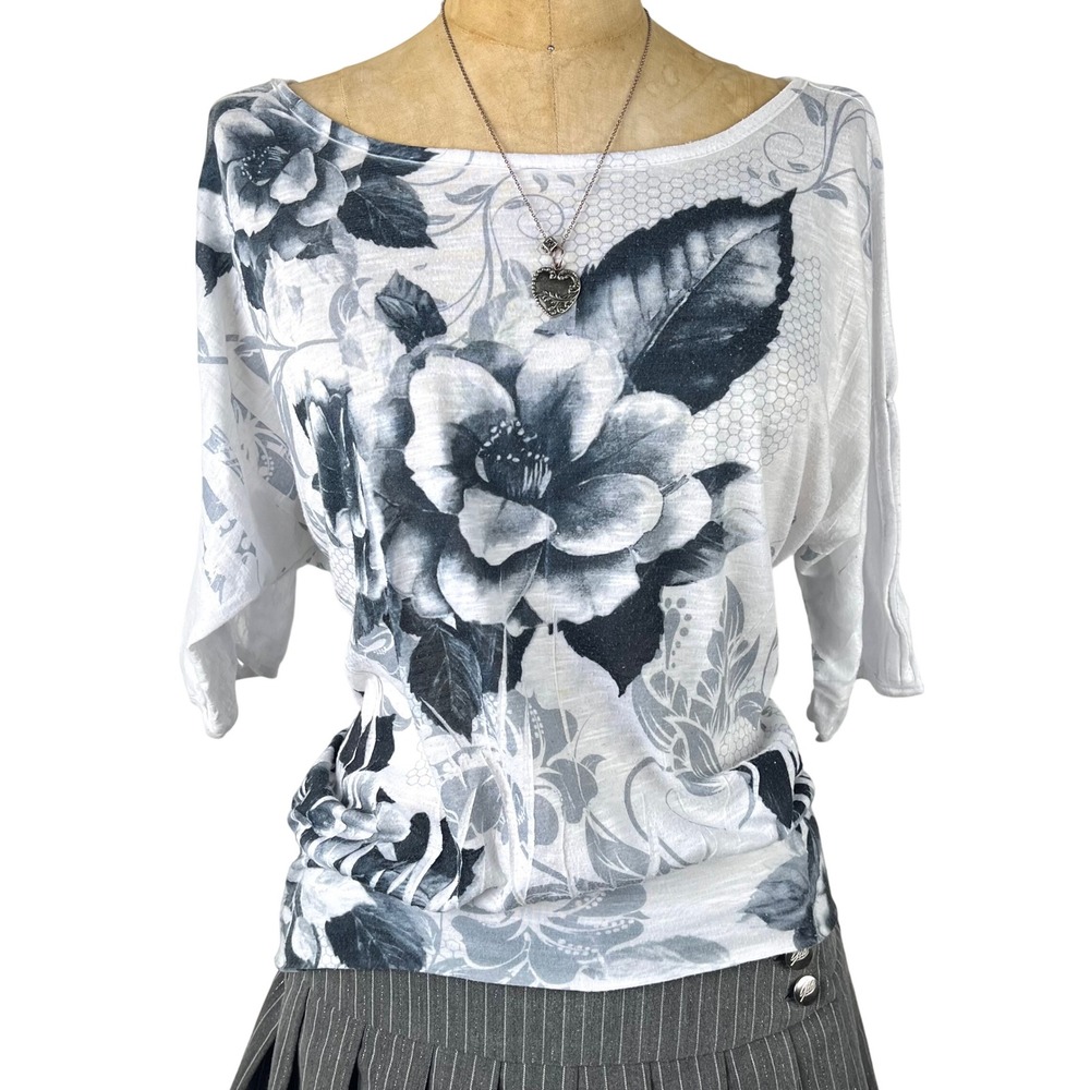 SOLD‎ - Picture 2 of 8